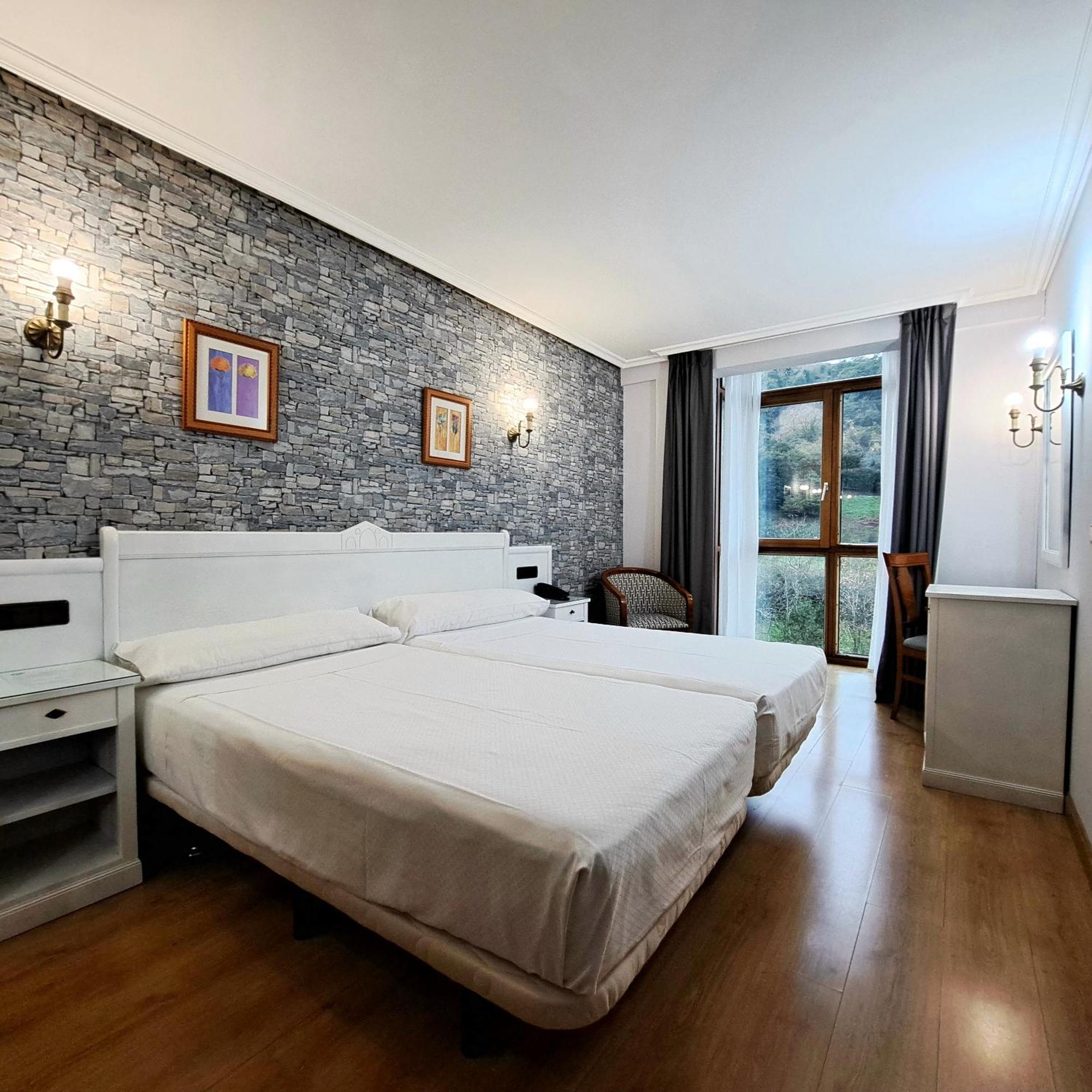 Hotel Ciudad Cangas De Onis Cangas de Onís Exterior foto